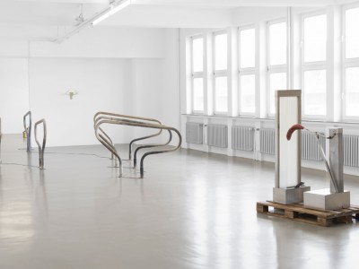 WHITE U / slavught (01013 , 2022 Installation view GAK Gesellschaft für Aktuelle Kunst, Bremen 2022